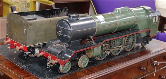 A vintage 4-6-2  3 1/2  gauge live steam locomotive and tender Locomotive 90cm. Tender 52cm.